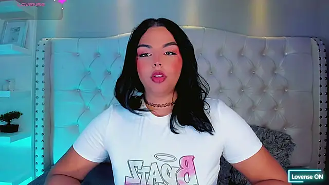 Snapshot of Maia_Hotts chatting on July 7, 8:12 pm Maia Hotts online show from July 7, 8:12 pm