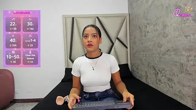 Snapshot of AyshelDoll1 chatting on February 9, 11:52 am AyshelDoll1 online show from February 9, 11:52 am