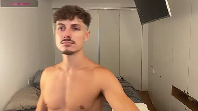 vitoraugustoxxx online show from February 26, 5:13 pm