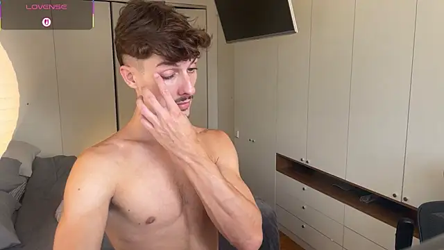 vitoraugustoxxx online show from March 6, 7:20 pm