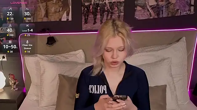 MollySoftGlow online show from March 10, 8:29 am