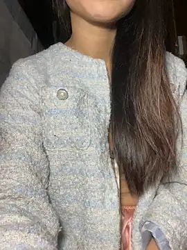 Snapshot of uyensexy chatting on February 20, 6:43 pm uyensexy online show from February 20, 6:43 pm