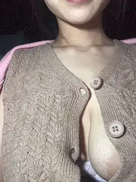 Snapshot of uyensexy chatting on February 6, 3:19 pm uyensexy online show from February 6, 3:19 pm