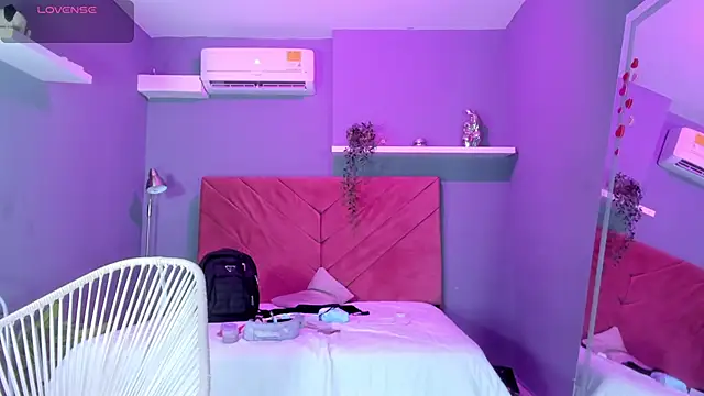 nina swaan online show from March 3, 11:17 am