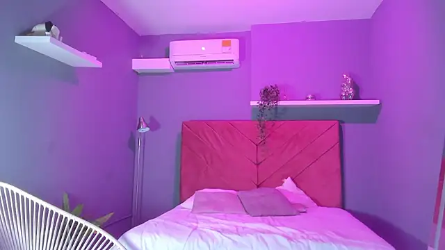 nina swaan online show from February 27, 11:10 am