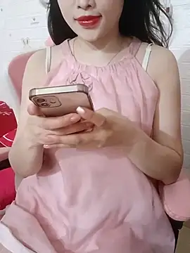Snapshot of Moe-moex chatting on April 4, 2:56 pm Moe-moex online show from April 4, 2:56 pm
