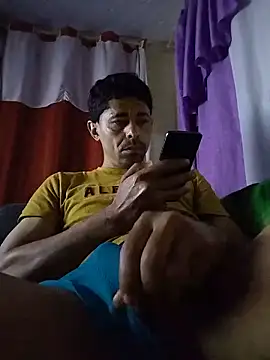 Snapshot of superred22 chatting on July 2, 2:12 am superred22 online show from July 2, 2:12 am