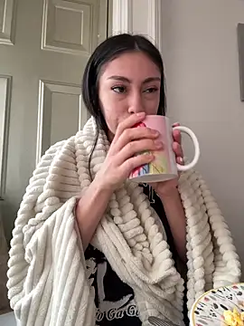 Snapshot of Bonny_Eva chatting on April 19, 4:41 pm Bonny Eva online show from April 19, 4:41 pm