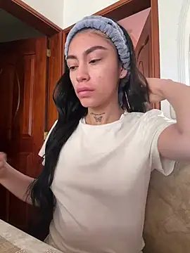 Bonny Eva online show from February 4, 7:31 pm