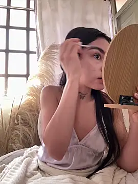 Bonny Eva online show from February 8, 4:15 pm