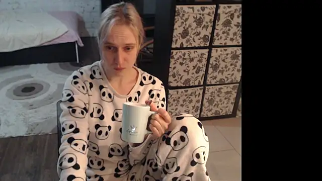 Snapshot of Your_guilty_pleasure1 chatting on February 19, 2:19 am Your guilty pleasure1 online show from February 19, 2:19 am