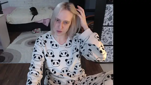 Snapshot of Your_guilty_pleasure1 chatting on February 20, 12:51 pm Your guilty pleasure1 online show from February 20, 12:51 pm