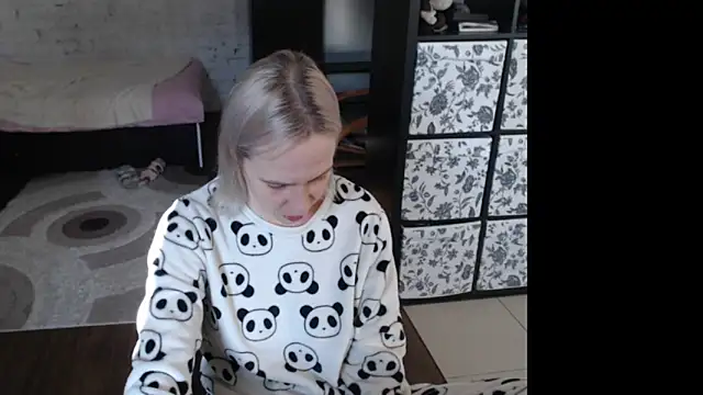 Snapshot of Your_guilty_pleasure1 chatting on February 18, 9:17 am Your guilty pleasure1 online show from February 18, 9:17 am