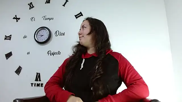 Snapshot of ElaMurray02 chatting on February 5, 3:41 pm ElaMurray02 online show from February 5, 3:41 pm