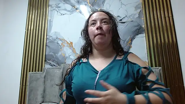 Snapshot of ElaMurray02 chatting on February 24, 12:17 pm ElaMurray02 online show from February 24, 12:17 pm