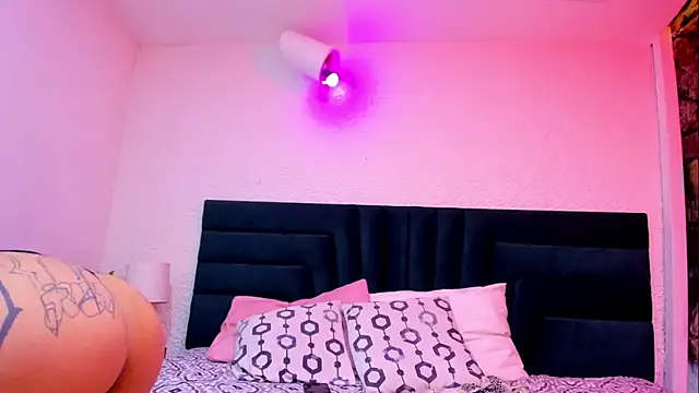 Dahliablack online show from March 14, 4:13 pm