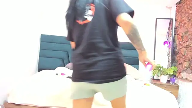 Dahliablack online show from January 31, 7:12 pm