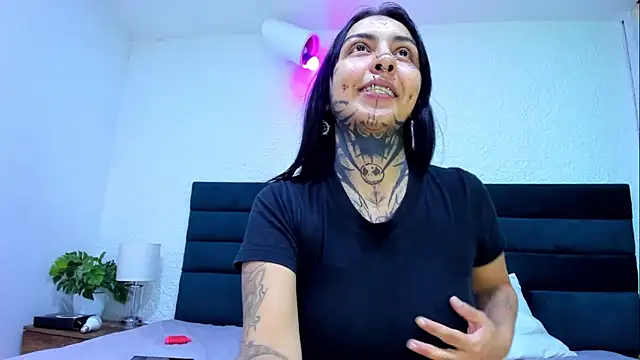 Dahliablack online show from March 25, 4:28 pm