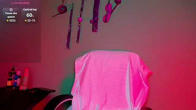 hazz smith  online show from April 4, 5:19 pm