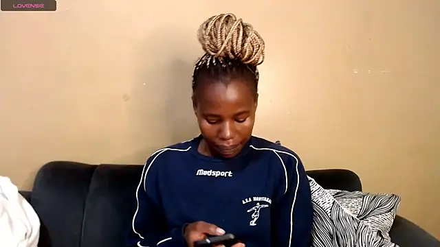 Snapshot of AppleAsss chatting on June 11, 8:11 am AppleAsss online show from June 11, 8:11 am