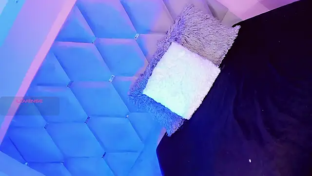 EmmaSweet23 online show from April 13, 8:13 pm