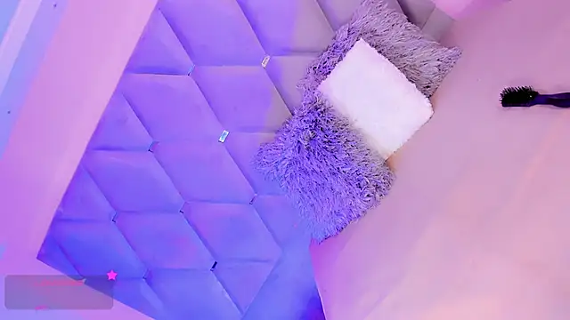 EmmaSweet23 online show from April 10, 8:49 pm