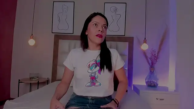 Snapshot of AnnaBroooks chatting on February 24, 12:00 am AnnaBroooks online show from February 24, 12:00 am