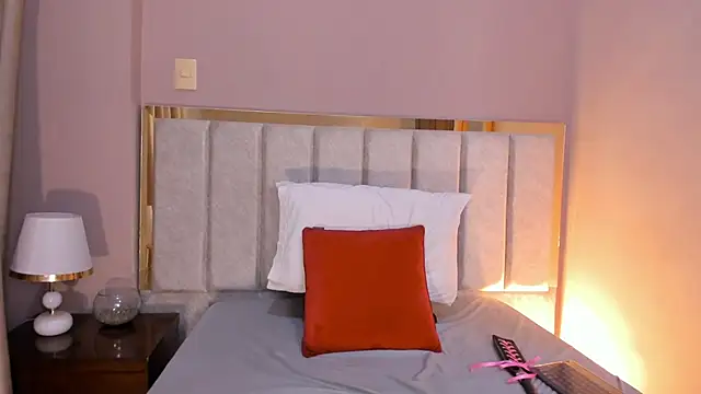 AnnaBroooks online show from June 2, 1:27 am
