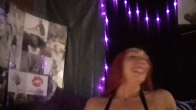 Snapshot of Paradice7 chatting on February 19, 7:49 am Paradice7 online show from February 19, 7:49 am