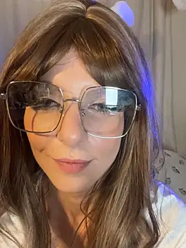 Snapshot of Olivia-Brooks chatting on February 23, 6:08 pm Olivia-Brooks online show from February 23, 6:08 pm