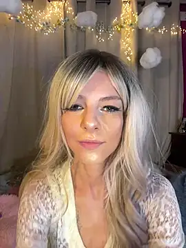 Snapshot of Olivia-Brooks chatting on February 22, 9:05 pm Olivia-Brooks online show from February 22, 9:05 pm