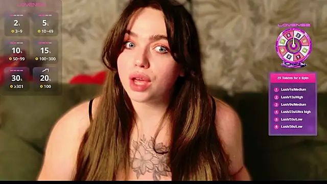 Snapshot of AliraX chatting on February 18, 8:27 pm AliraX online show from February 18, 8:27 pm