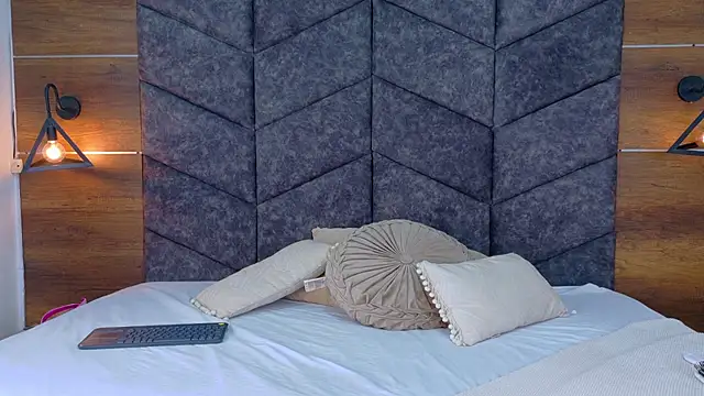 AnnieRouse   online show from February 4, 11:49 am