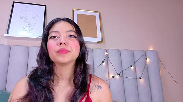 AnnieRouse   online show from April 12, 11:35 am