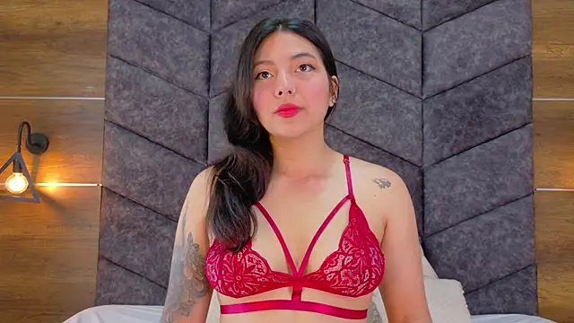 AnnieRouse   online show from March 11, 11:48 am