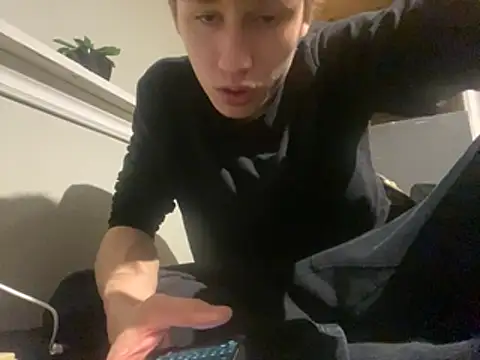 yourwhiteboy1 online show from March 15, 2:29 am