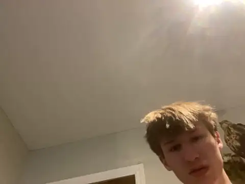 yourwhiteboy1 online show from March 5, 1:02 am