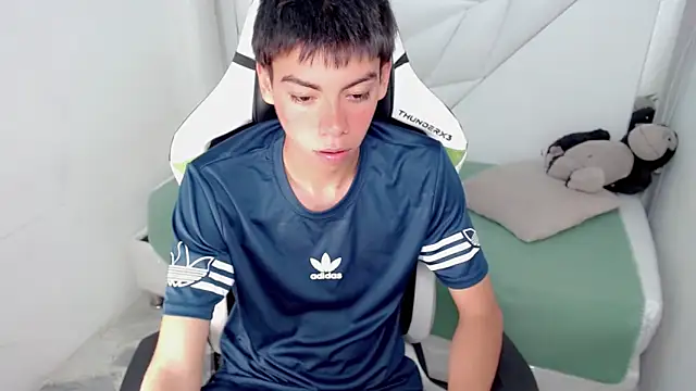 Liarr  online show from January 31, 8:29 pm