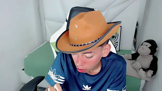 Liarr  online show from February 4, 8:48 pm