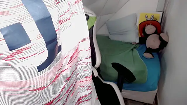 Liarr  online show from February 15, 8:08 pm