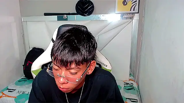 Liarr  online show from March 24, 7:58 pm