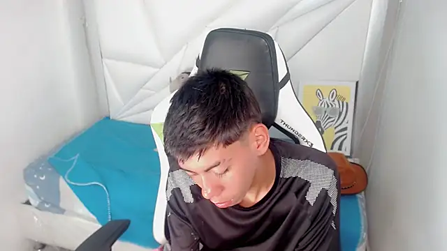 Liarr  online show from February 5, 8:48 pm