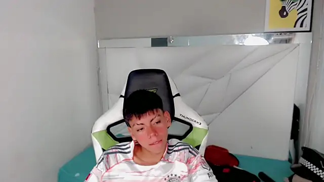 Liarr  online show from March 2, 8:05 pm