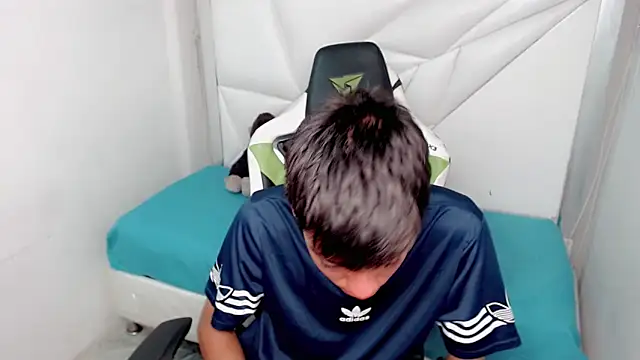 Liarr  online show from March 4, 8:05 pm