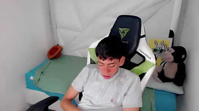 Liarr  online show from February 16, 8:07 pm