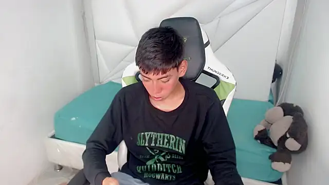 Liarr  online show from February 24, 8:10 pm