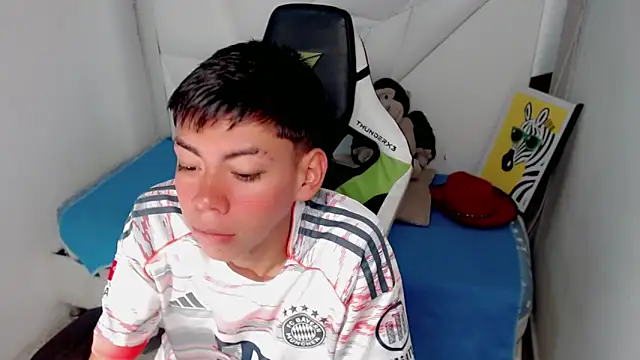 Liarr  online show from February 6, 8:05 pm