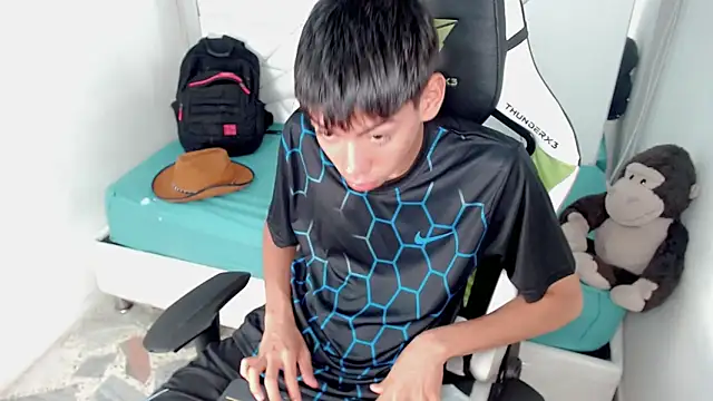 Liarr  online show from February 25, 7:47 pm