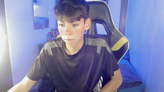 Liarr  online show from May 12, 10:49 pm