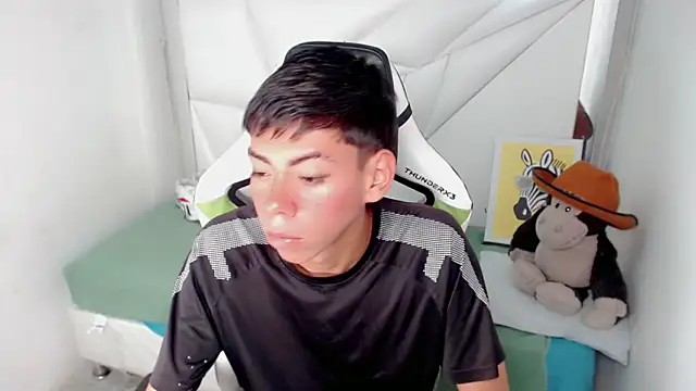 Liarr  online show from February 13, 7:58 pm